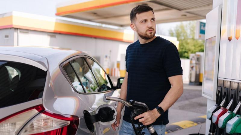 Sok autós búslakodva nézi majd a benzinkút árlistáját: az üzemanyagárak folyamatosan változnak.