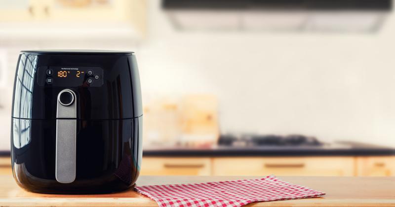 Az air fryer tönkremenetele elkerülhető, ha figyelemmel kísérjük az alábbi gyakori hibákat. Ne hagyjuk figyelmen kívül ezeket a trükköket, hogy a készülékünk hosszú távon is megbízhatóan működjön!