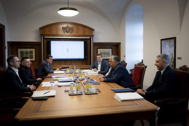 Eredmények az gazdasági tanácskozásról: Orbán Viktor vétóval próbálná megakadályozni az orosz energiaforrásokról való leválást | szmo.hu