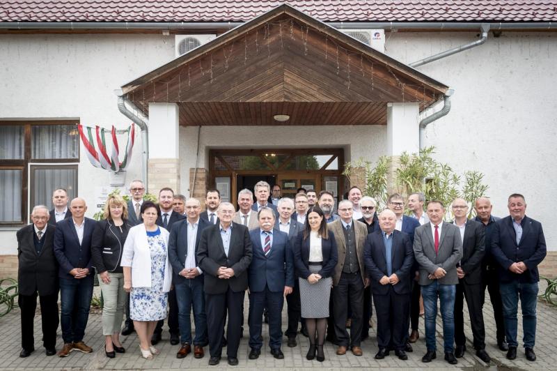 Szankon egy különleges jubileumi polgármesteri találkozót szerveztek, amely számos érdeklődőt vonzott. Az esemény célja az volt, hogy ünnepeljék a település fejlődését és összegyűjtsék a közösség tagjait egy izgalmas, tartalmas program keretében. A résztv