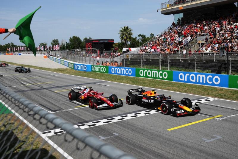 A késői safety car igazi őrült spanyol sprintfutamot indított el.