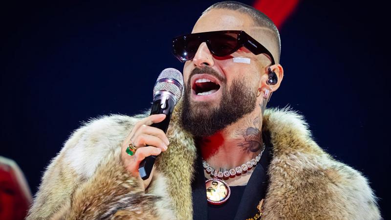 Maluma a koncert közepén megállította a zenét, és határozottan figyelmeztette azt az édesanyát, aki a kisbabájával bulizott. Az énekes nem tartotta helyénvalónak a helyzetet, és nyíltan kifejezte nemtetszését, hogy a szórakozás közepette a pici gyermekre 