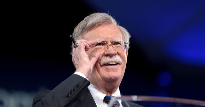 Bosszú a könyvért? - Az FBI razziát hajtott végre John Bolton, Trump egykori nemzetbiztonsági tanácsadójának otthonában.