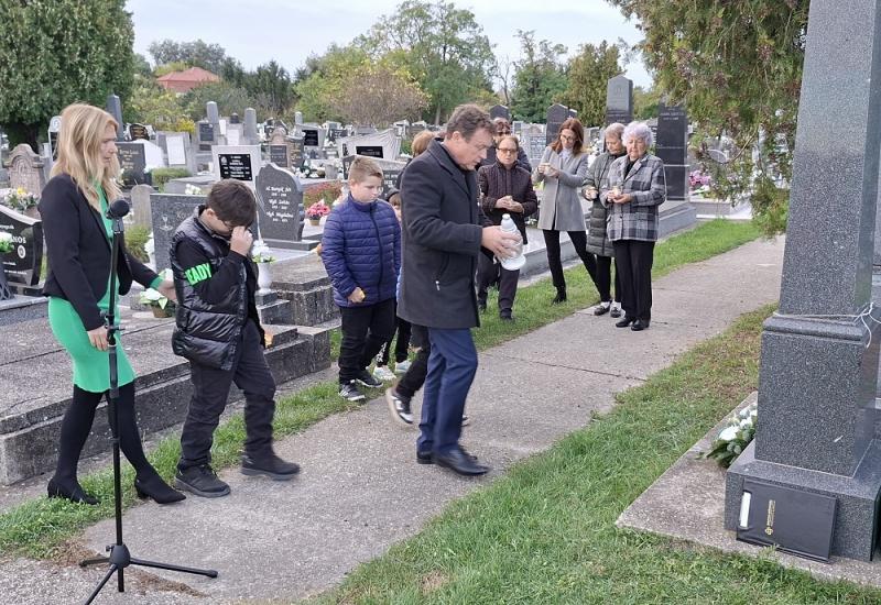Az aradi vértanúk napja nem csupán a fájdalom és a veszteség emlékezete, hanem a bátorság és a remény ünnepe is.