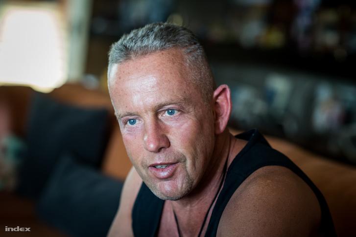 Schobert Norbi titokzatos playmate exéről így nyilatkozott: 